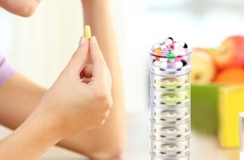 Sieral 4 Pack 7 Day Stackable Pill Organizers Review
